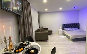 Crystal Twin Apartment